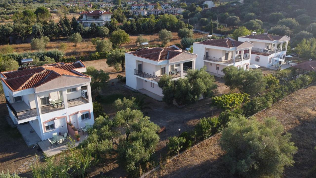 Deres Apartments Hanioti Eksteriør billede
