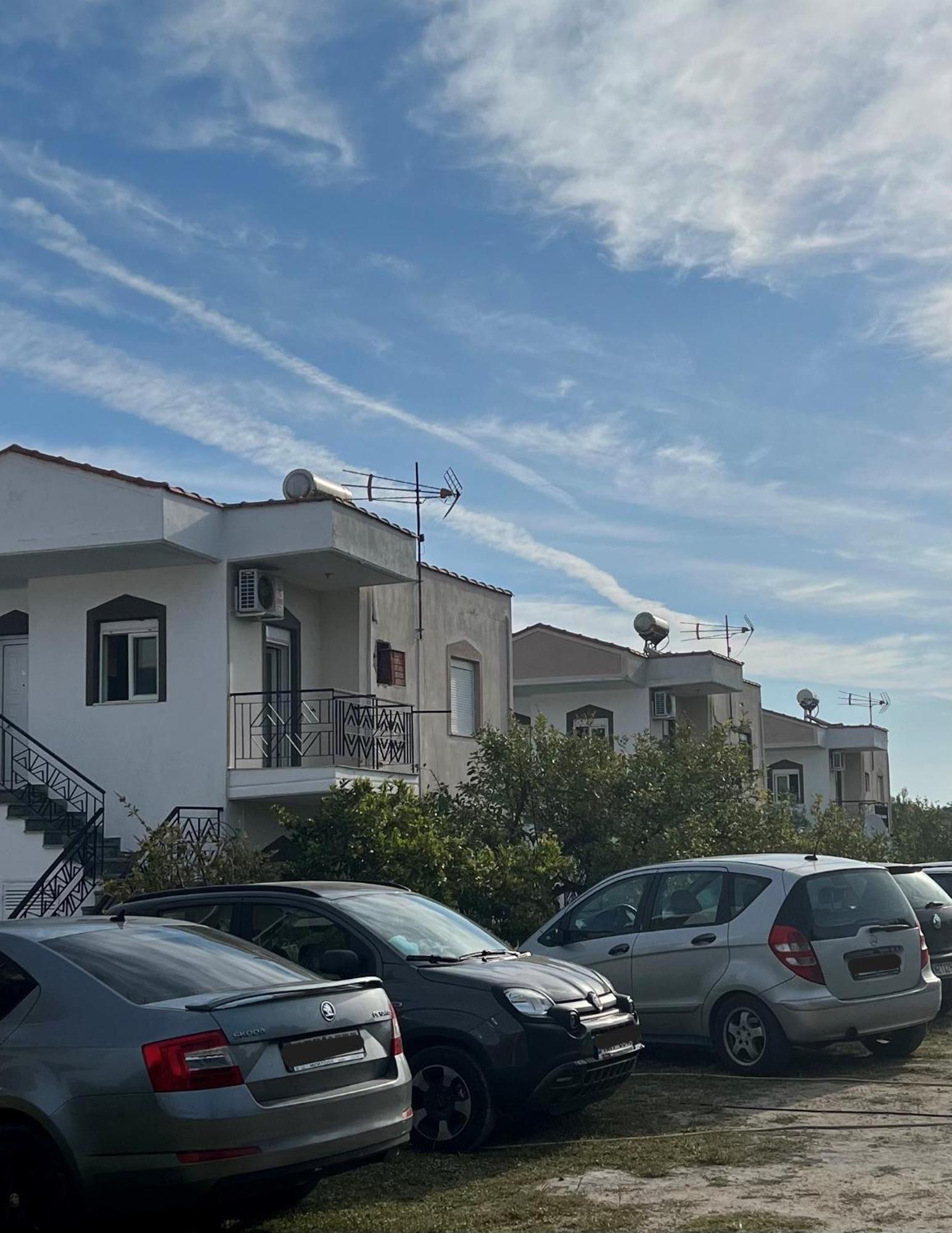 Deres Apartments Hanioti Eksteriør billede